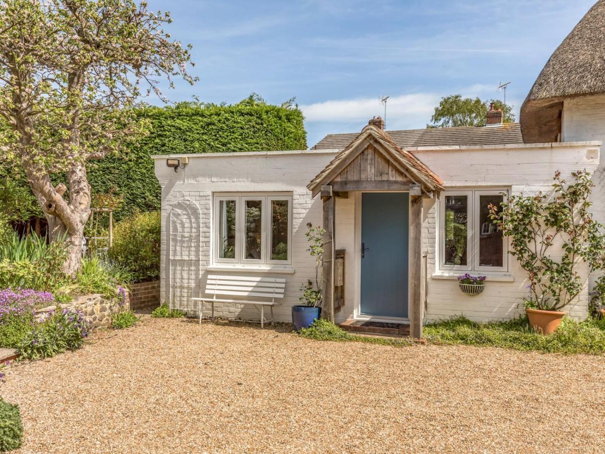 Pass The Keys Charming Apartment Attached To Thatched Cottage Chichester Exterior foto