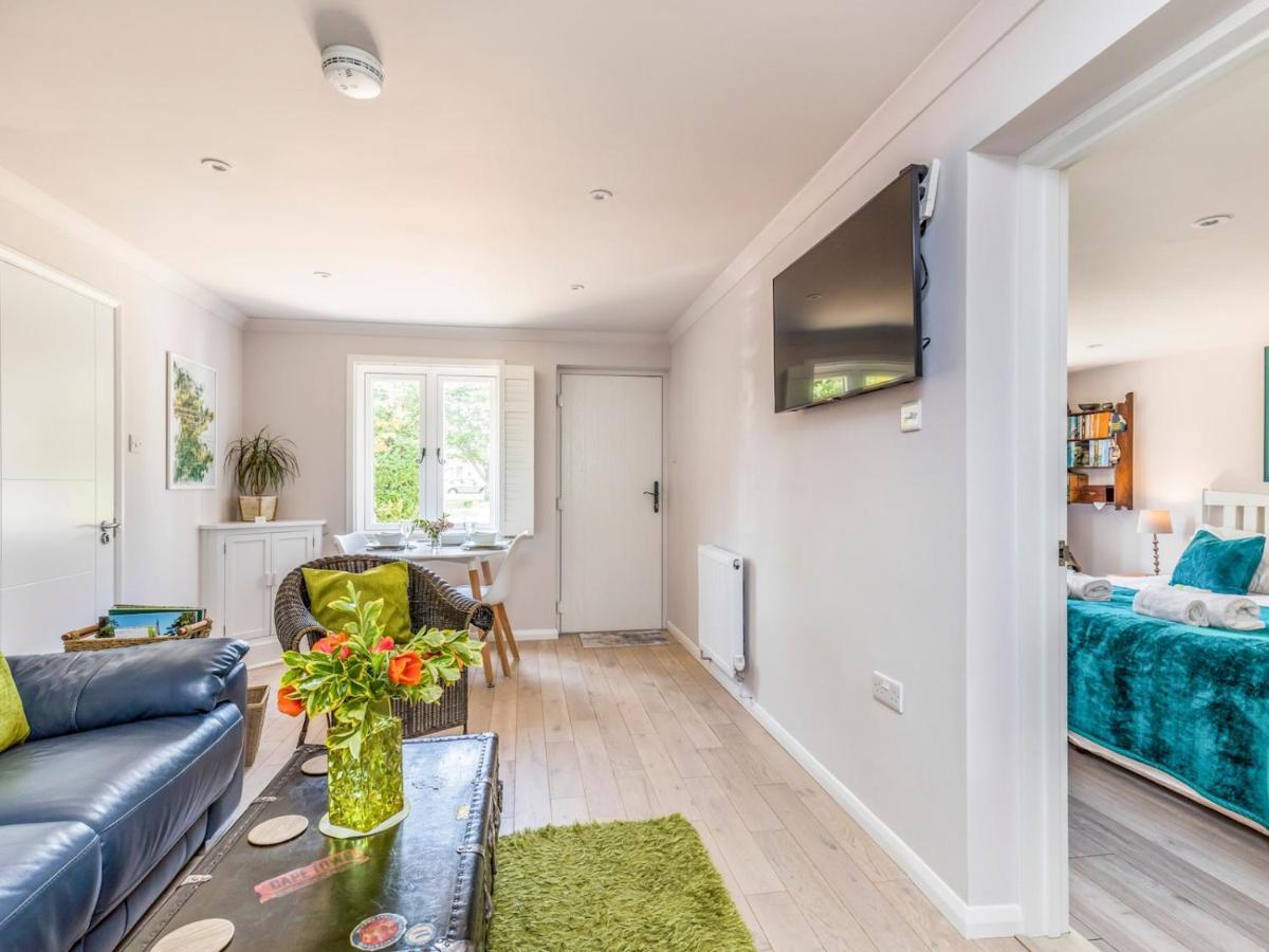 Pass The Keys Charming Apartment Attached To Thatched Cottage Chichester Exterior foto
